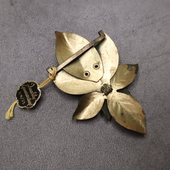 Art Deco Brass Fur Clips: Little Nemo Leaf Design, 1920s-30s - Picture 11 of 13